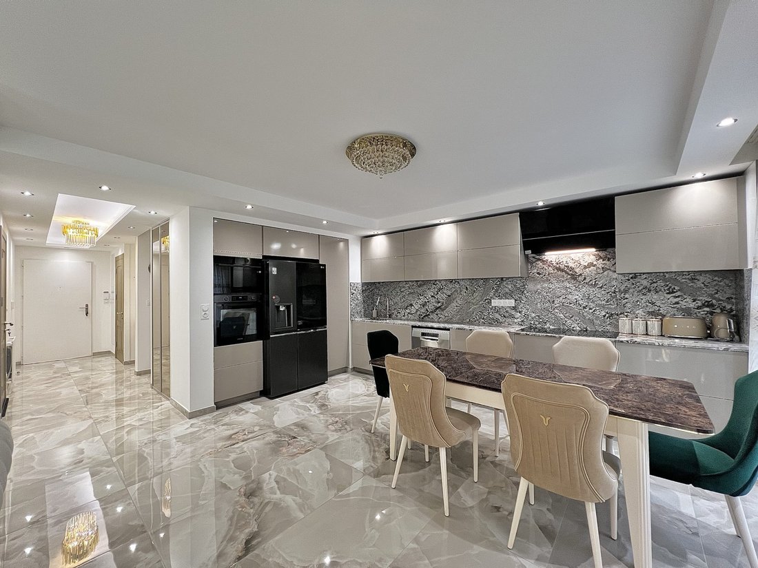 House in Decines-Charpieu, Auvergne-Rhône-Alpes, France 5 - 17362457