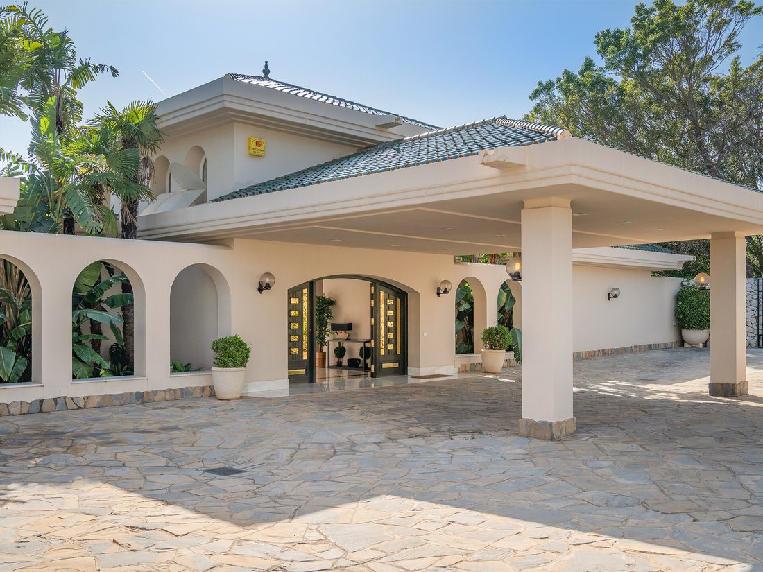 Villa in Rio Real, Marbella, Andalusia 3 - 17813133