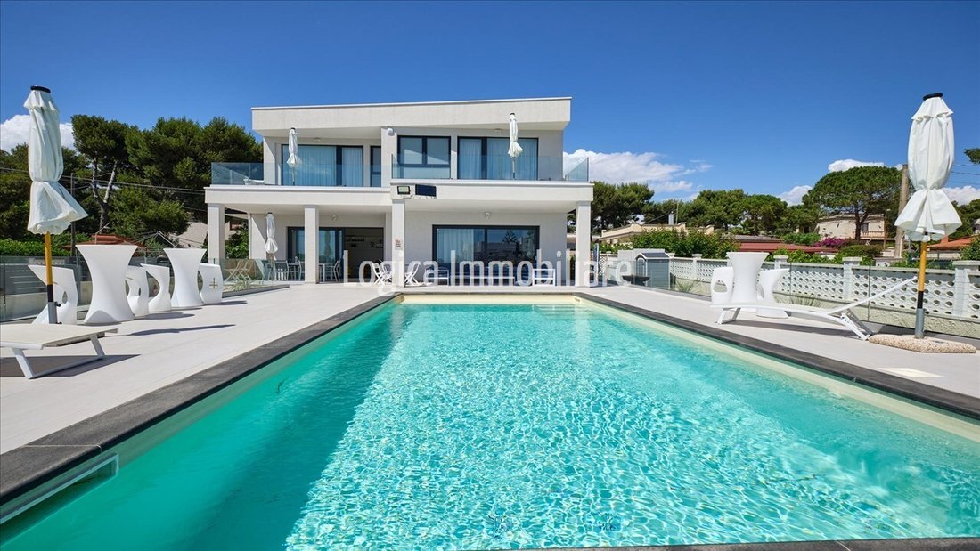 Villa in Italy 3 - 17814477