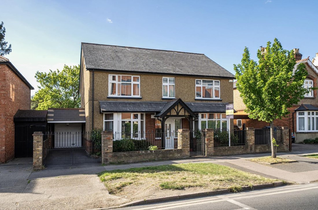 House in Breakspear, Bromley, England 1 - 17811848