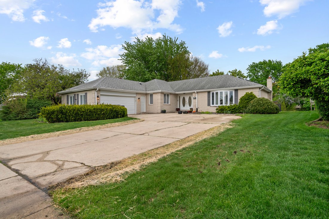 House in Orland Park, Illinois, United States 1 - 17811257