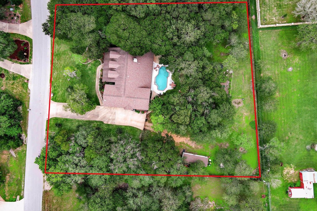 House in Bastrop, Texas, United States 5 - 17812632