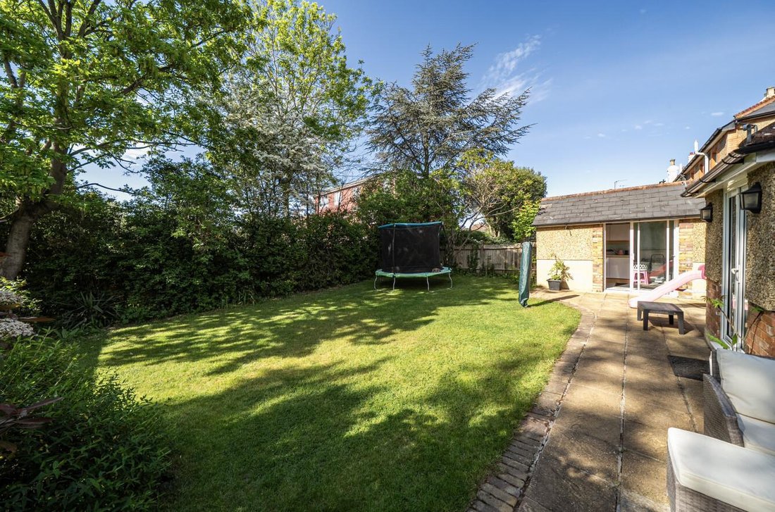 House in Breakspear, Bromley, England 4 - 17811848