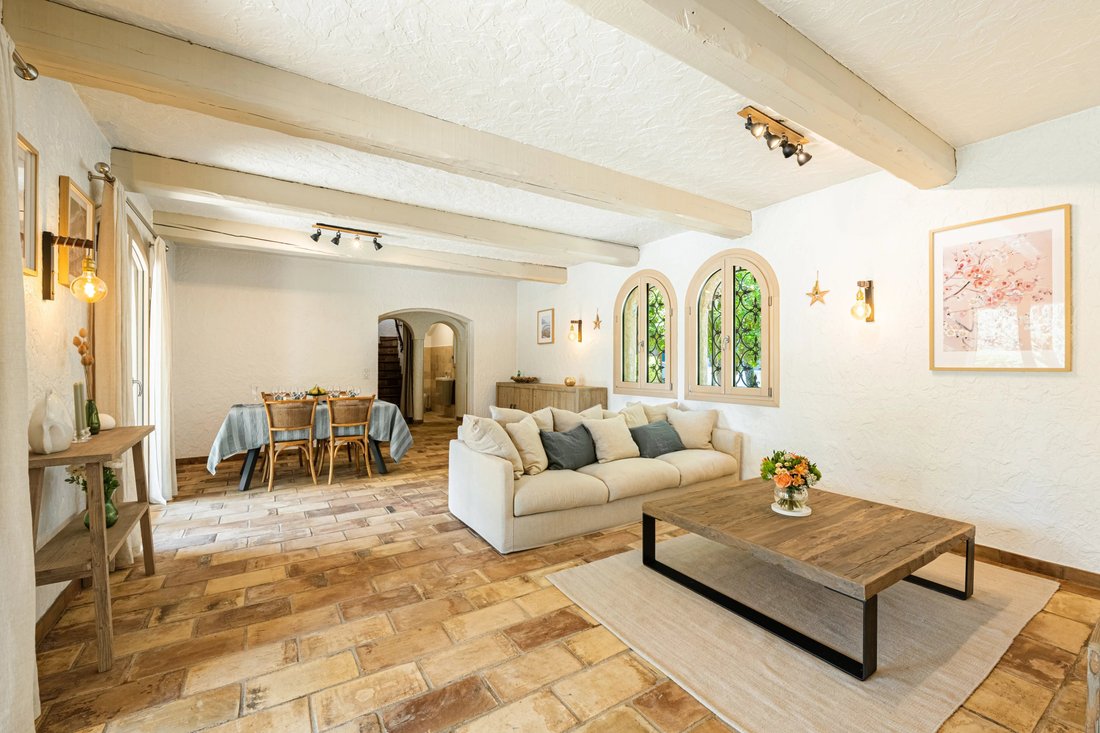 Villa a Mougins, Provenza-Alpi-Costa Azzurra, Francia 3 - 17810633
