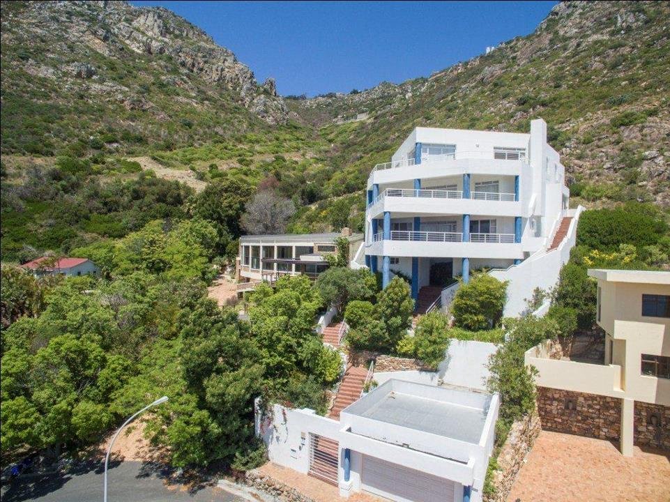 House in Gordon's Bay, Cape Town, Western Cape 1 - 17812408
