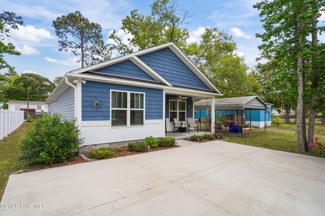 House in Oak Island, North Carolina, United States 5 - 17813075