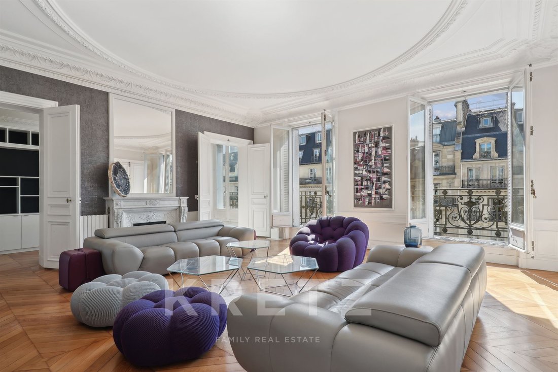 Apartment in Palais Royal, Paris 1er Arrondissement, Paris 4 - 15241226