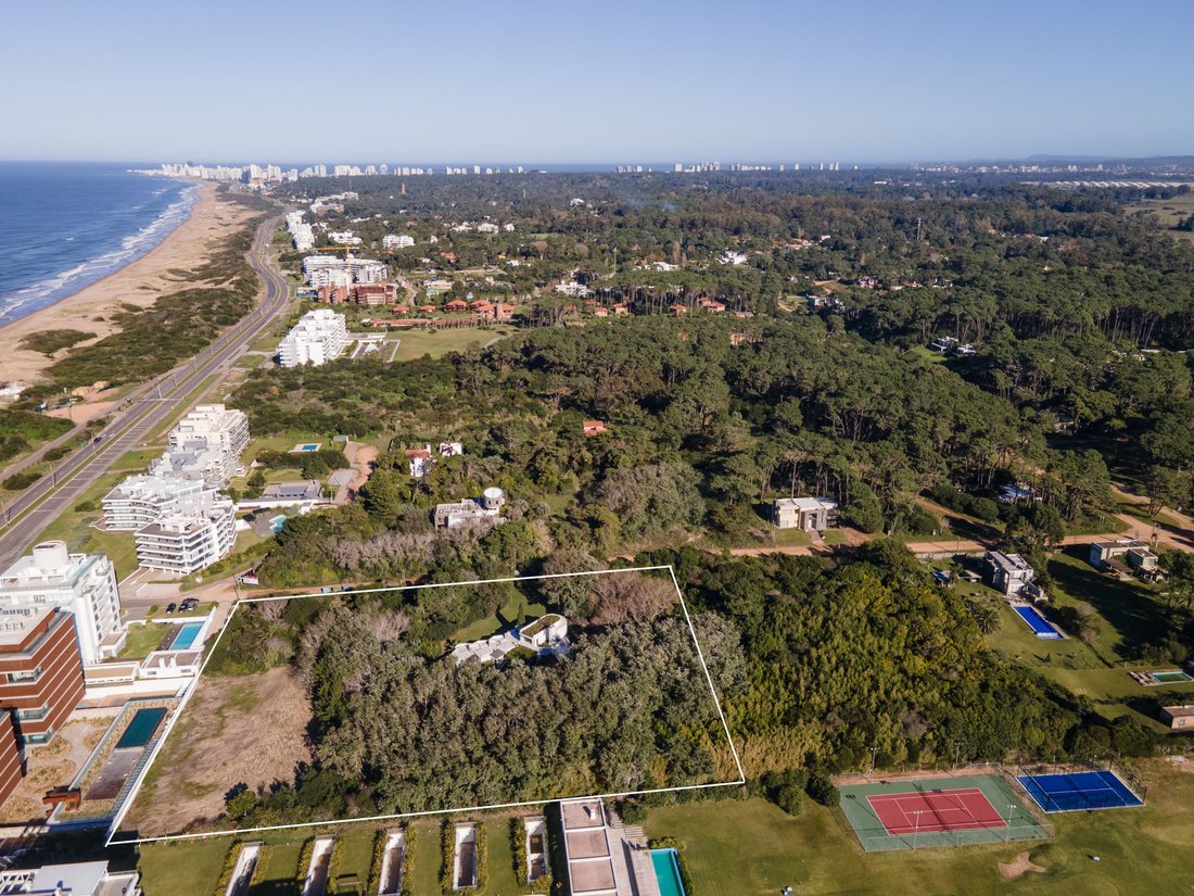 House in Punta del Este, Maldonado Department, Uruguay 2 - 17814469