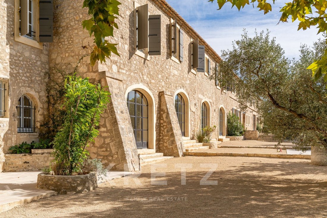Country House in Saint-Rémy-de-Provence, Provence-Alpes-Côte d'Azur, France 1 - 16543469