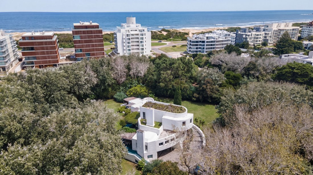 House in Punta del Este, Maldonado Department, Uruguay 1 - 17814469