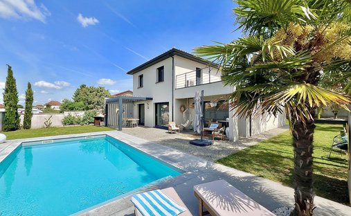 House in Colombier-Saugnieu, Auvergne-Rhône-Alpes, France 1