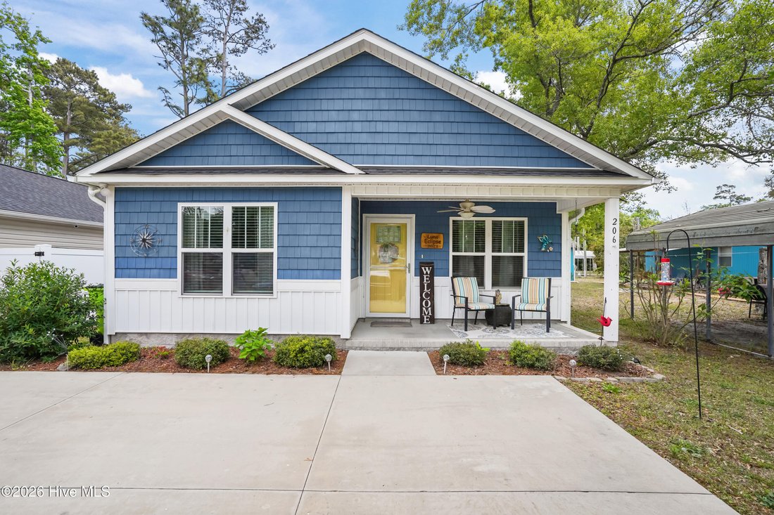 House in Oak Island, North Carolina, United States 1 - 17813075