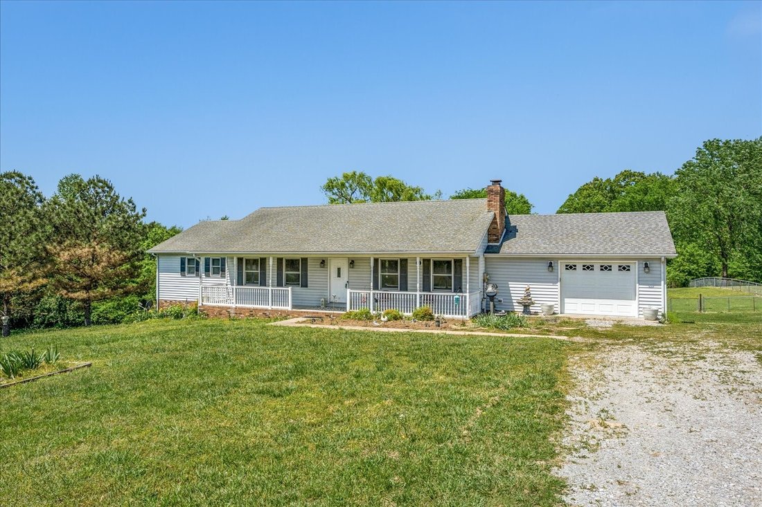 House in Clarksville, Tennessee, United States 2 - 17616189