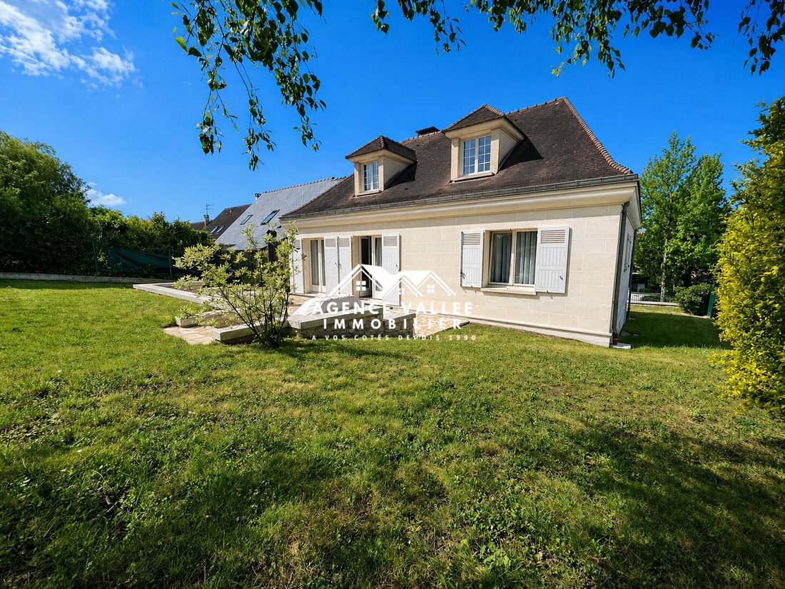 House in Saint-Pierre-du-Perray, Ile-de-France, France 2 - 17815632