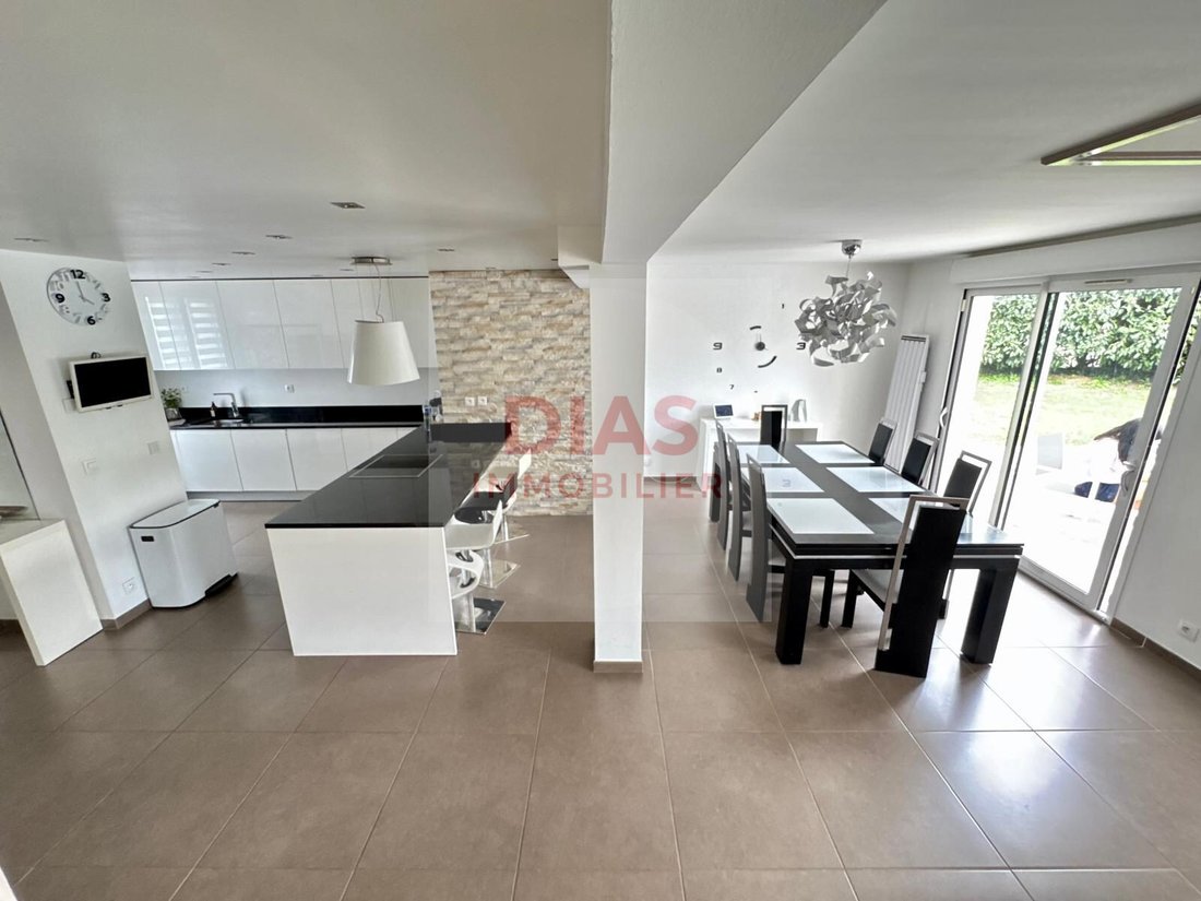 House in La Queue-en-Brie, Ile-de-France, France 3 - 17815521