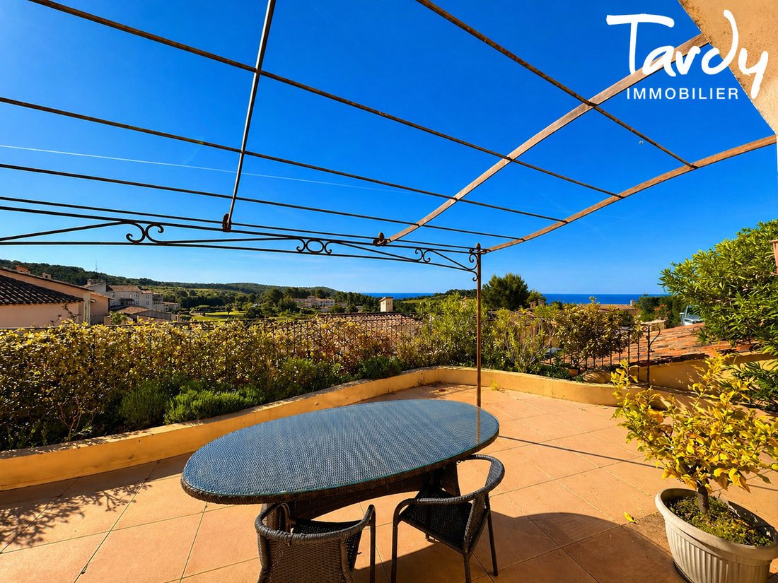 Villa in Saint-Cyr-sur-Mer, Provence-Alpes-Côte d'Azur, France 3 - 17812846