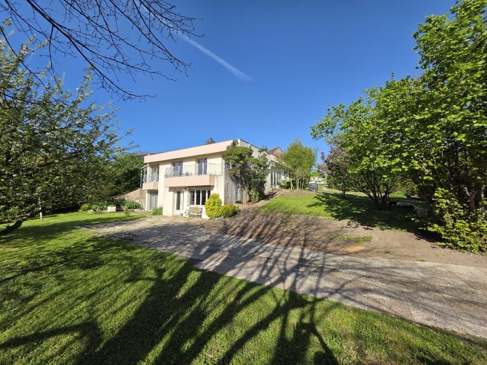 House in La Frette-sur-Seine, Ile-de-France, France 2 - 17815603