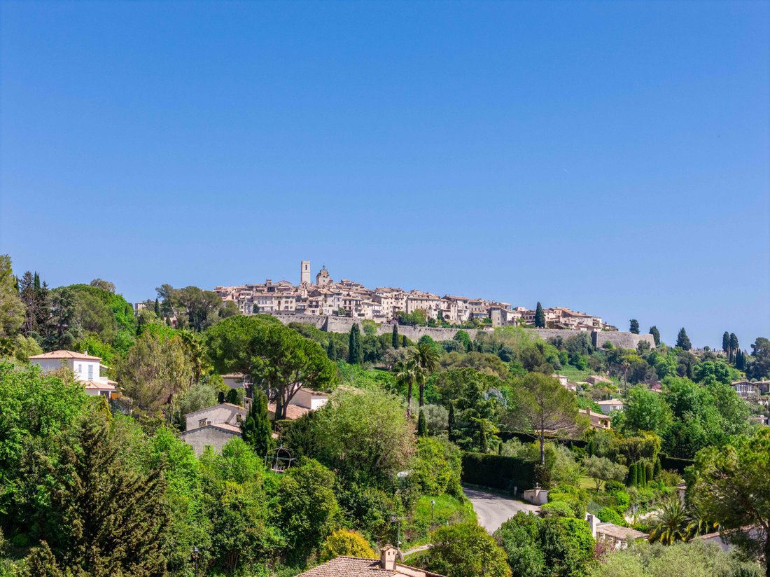 Villa in Saint-Paul-de-Vence, Provence-Alpes-Côte d'Azur, France 2 - 17813200