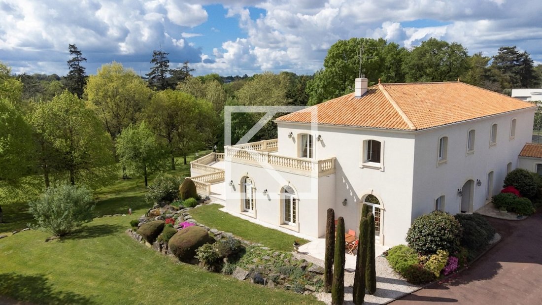 Villa in Montaigu, Montaigu-Vendee, France 3 - 17815818