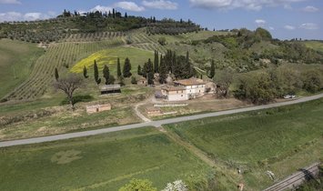 Country House in Montalcino, Tuscany, Italy 1