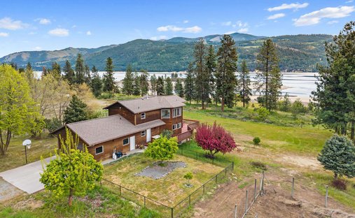House in Kettle Falls, Washington, United States 1