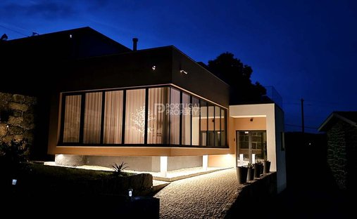 Villa in Cedofeita, Santo Ildefonso, Se, Miragaia, Sao Nicolau e Vitoria, Porto District, Portugal 1
