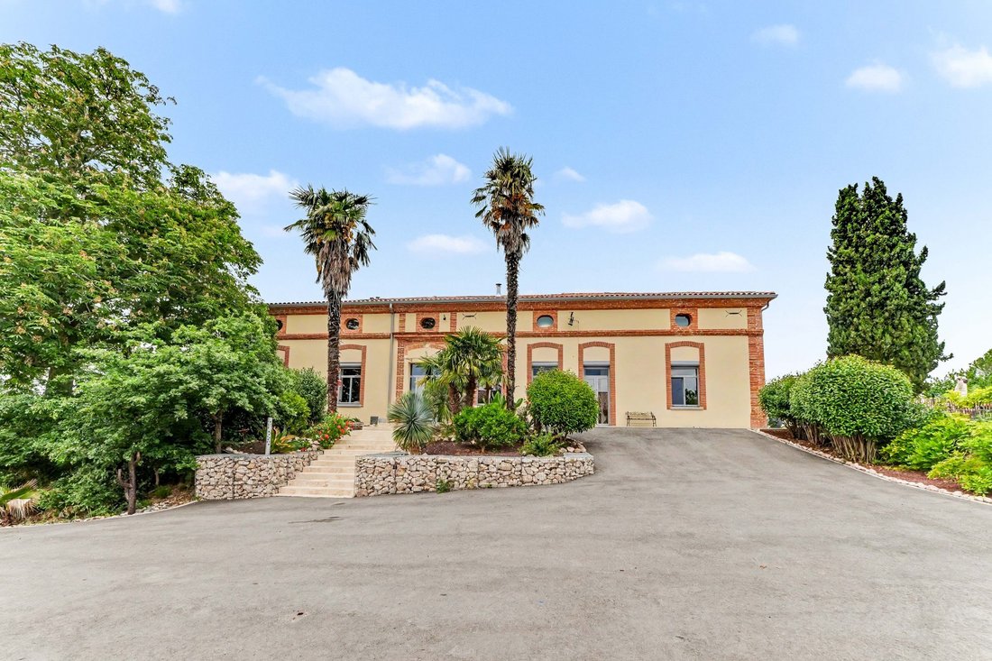 Casa di campagna a Labastide-Savès, Occitania, Francia 1 - 17815681
