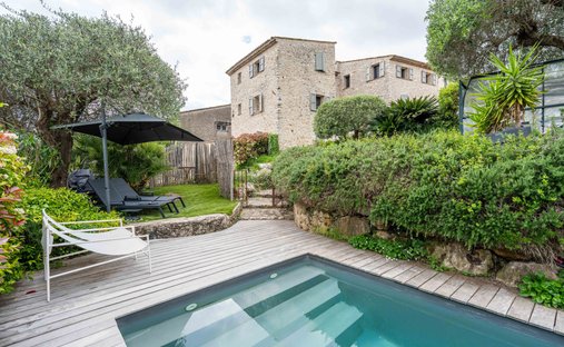 Villa in Centre du Village, La Colle-sur-Loup, France 1