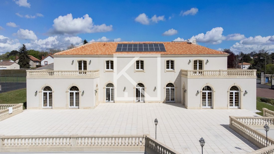 Villa in Montaigu, Montaigu-Vendee, France 1 - 17815818