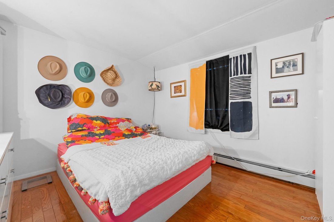 House in East Meadow, New York, United States 5 - 17811162
