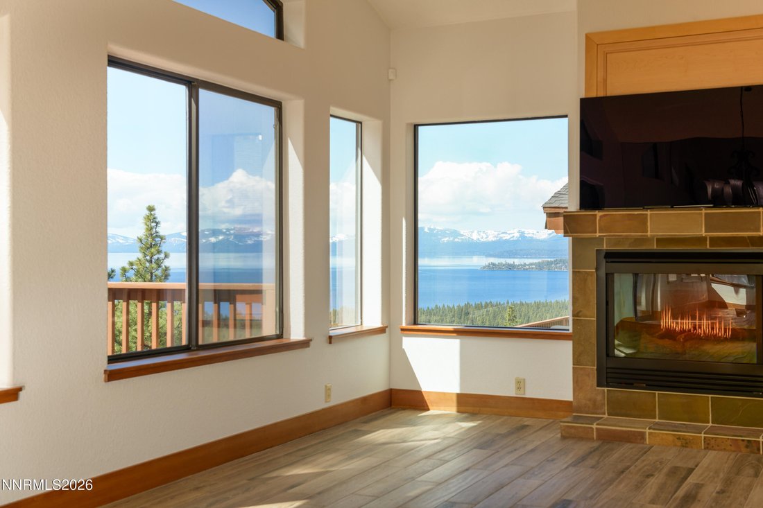 Condo in Incline Village, Nevada, United States 3 - 17389917