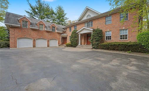 House in Woodbury, New York, United States 1