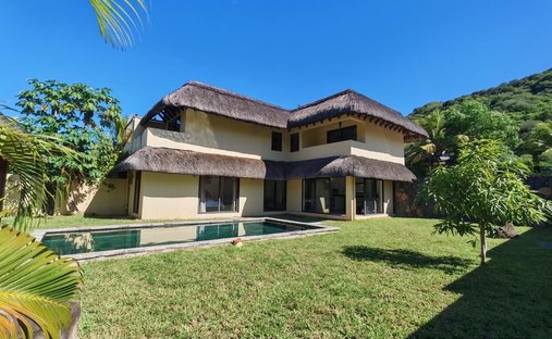 Villa in Riviere Noire, Rivière Noire District, Mauritius 1