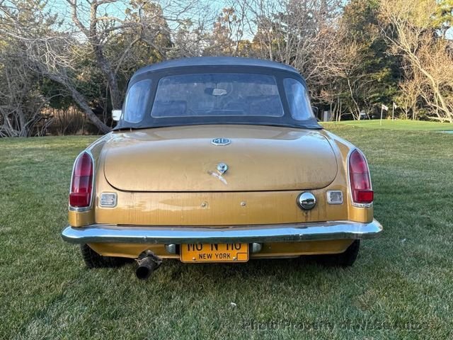 MG B in Calverton, NY, United States 3 - 17813410