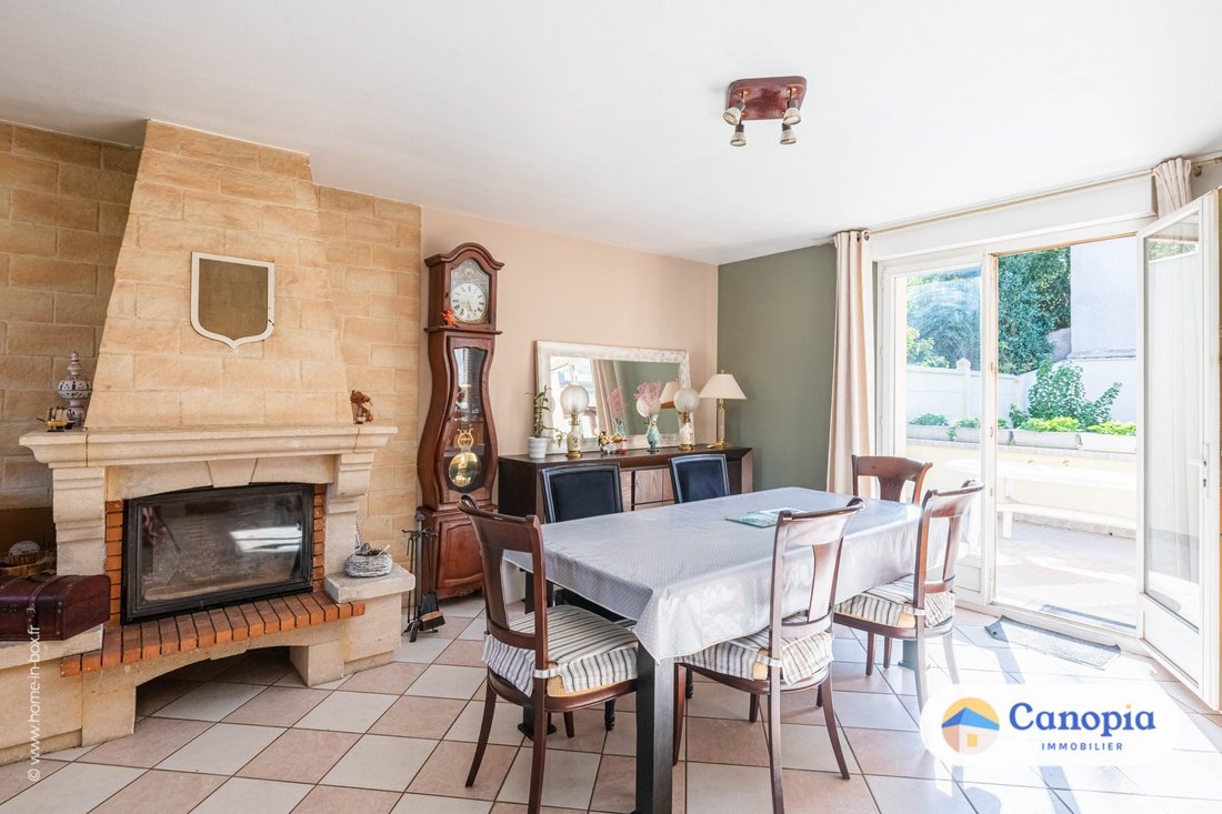 House in Villejuif, Ile-de-France, France 2 - 16224628