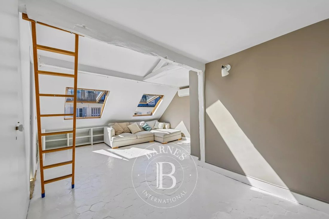 Apartment in Saint Placide, Paris 6e Arrondissement, Paris 4 - 17810584