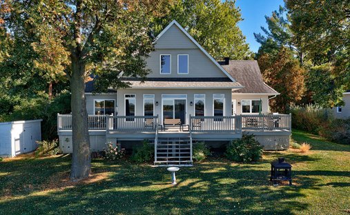 House in Verchères, Quebec, Canada 1