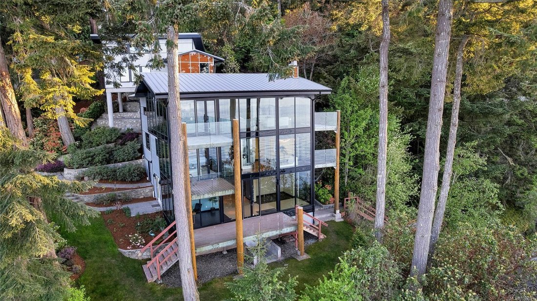 House in North Saanich, British Columbia, Canada 1 - 17814370
