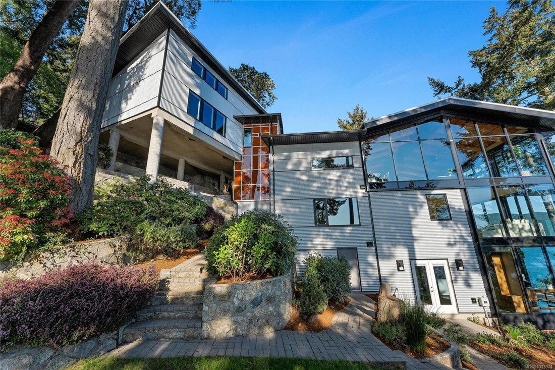 House in North Saanich, British Columbia, Canada 3 - 17814370