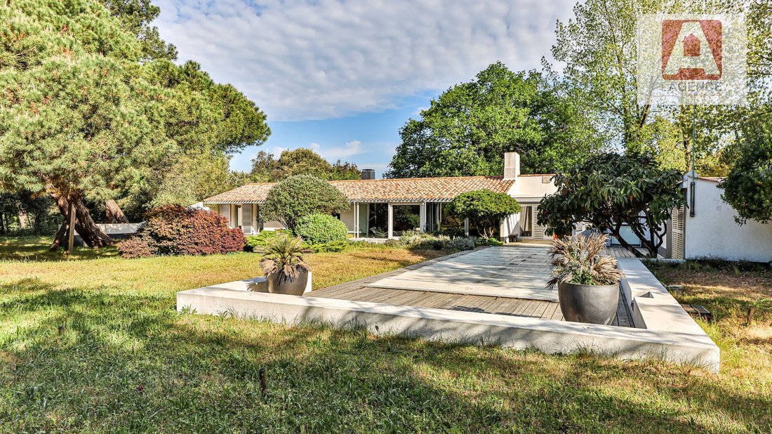 Villa in Saint-Hilaire-de-Riez, Pays de la Loire, France 1 - 17335294