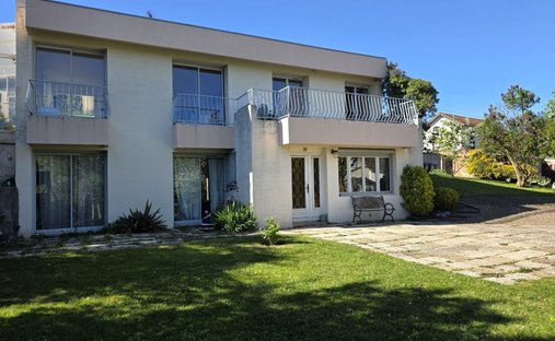 House in La Frette-sur-Seine, Ile-de-France, France 1
