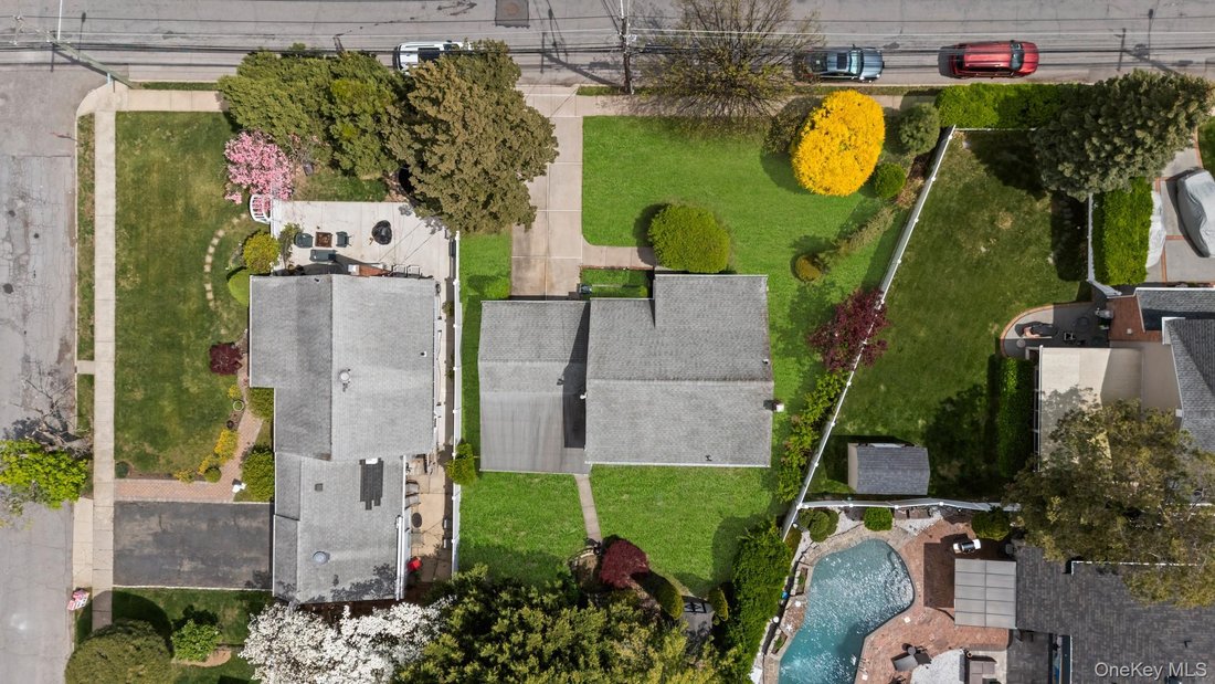 House in East Meadow, New York, United States 2 - 17811162