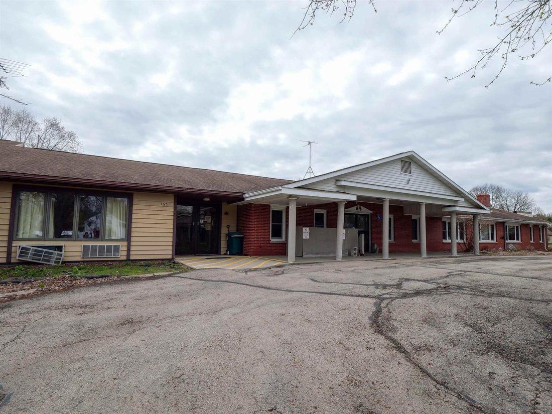 Iola, Wisconsin, United States 4 - 17787510