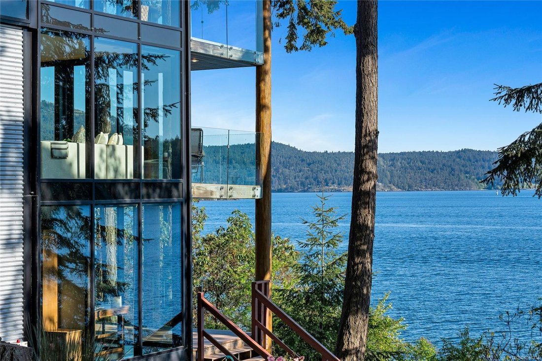 House in North Saanich, British Columbia, Canada 4 - 17814370