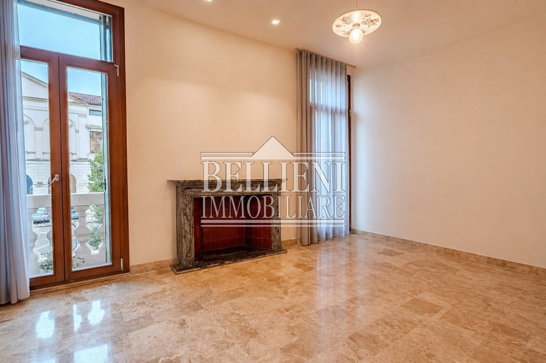 Apartment in Center, Vicenza, Veneto 1 - 17064931