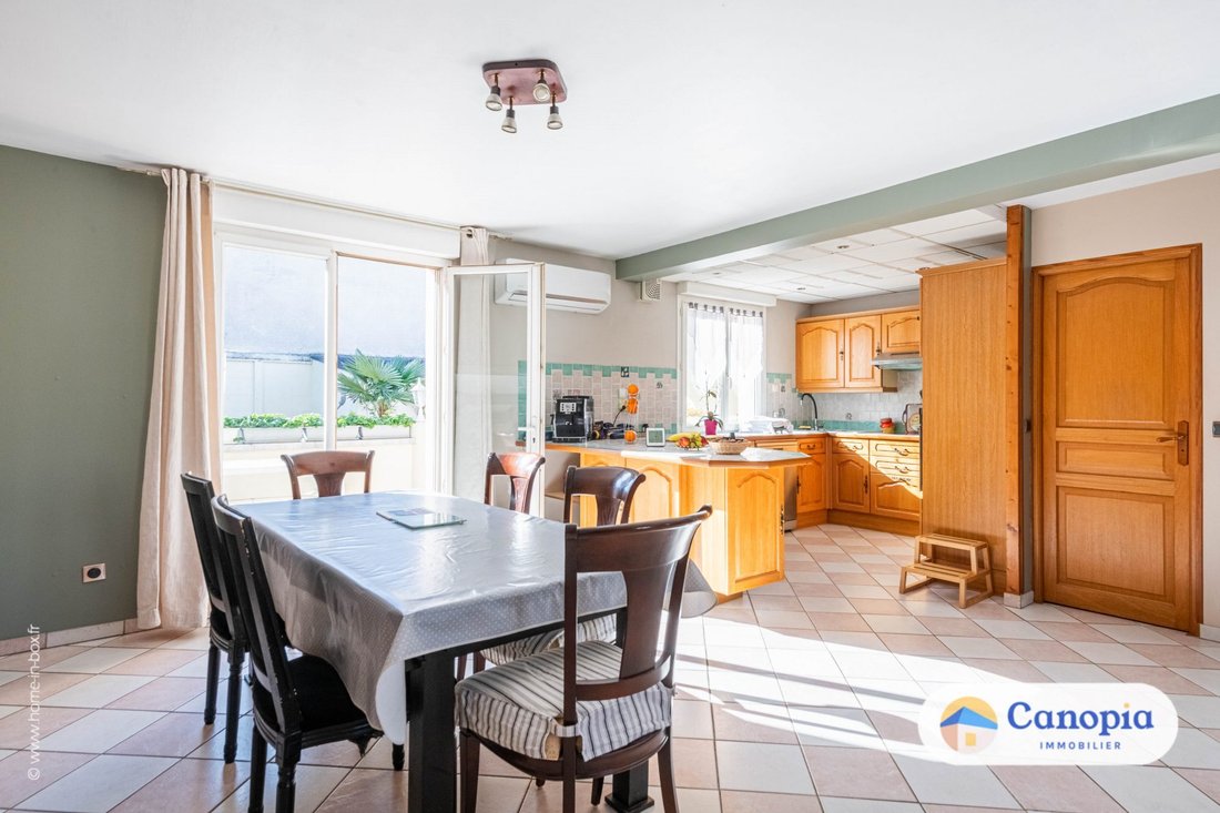 House in Villejuif, Ile-de-France, France 3 - 16224628