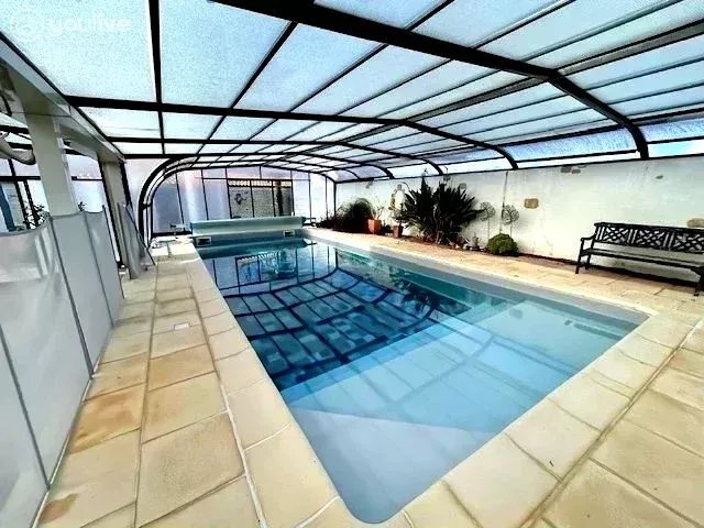 Estate in Commequiers, Pays de la Loire, France 3 - 16608147