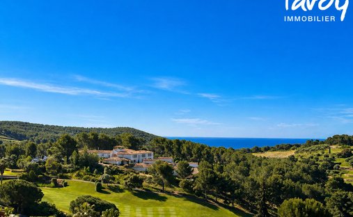 Villa in Saint-Cyr-sur-Mer, Provence-Alpes-Côte d'Azur, France 1
