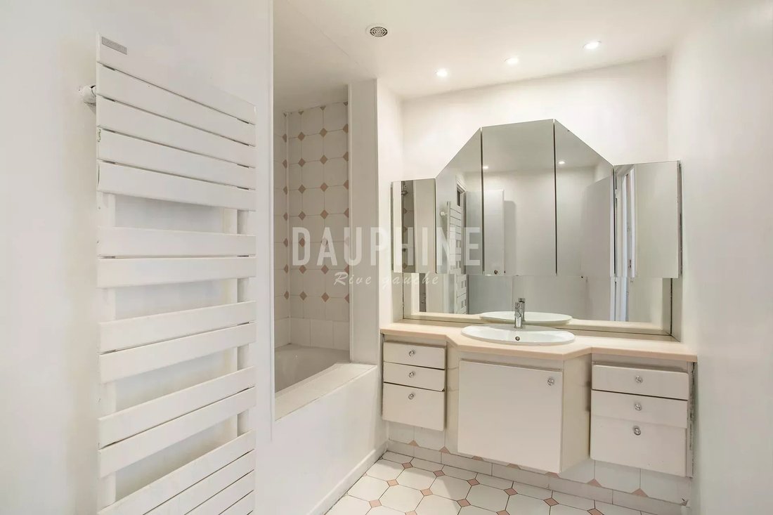 Apartment in Paris 1er Arrondissement, Paris, France 3 - 17814508