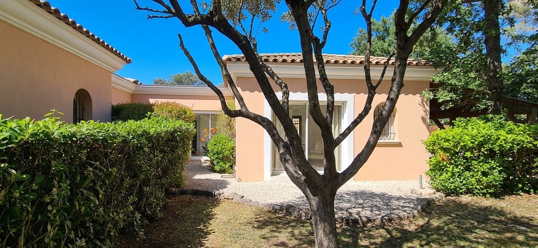 Villa in Le Dramont-Agay-Anthéor-Le Trayas, Saint-Raphaël, France 3 - 17812888